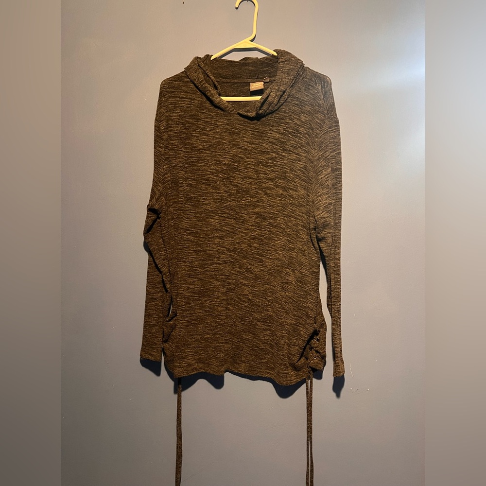Long Sleeve heathered grey hoodie. Size 3XL